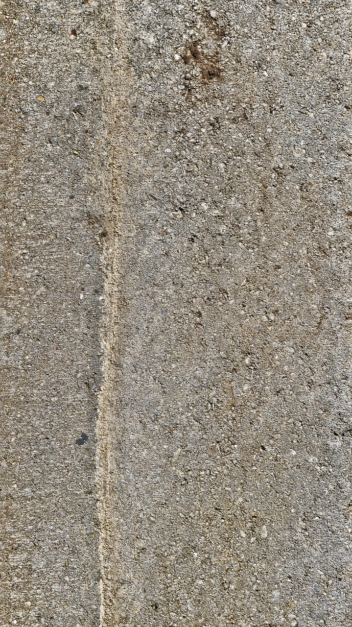 d&eacute;couvrez les erreurs courantes lors du coulage d'une dalle en b&eacute;ton et comment les &eacute;viter pour garantir un travail solide et durable.